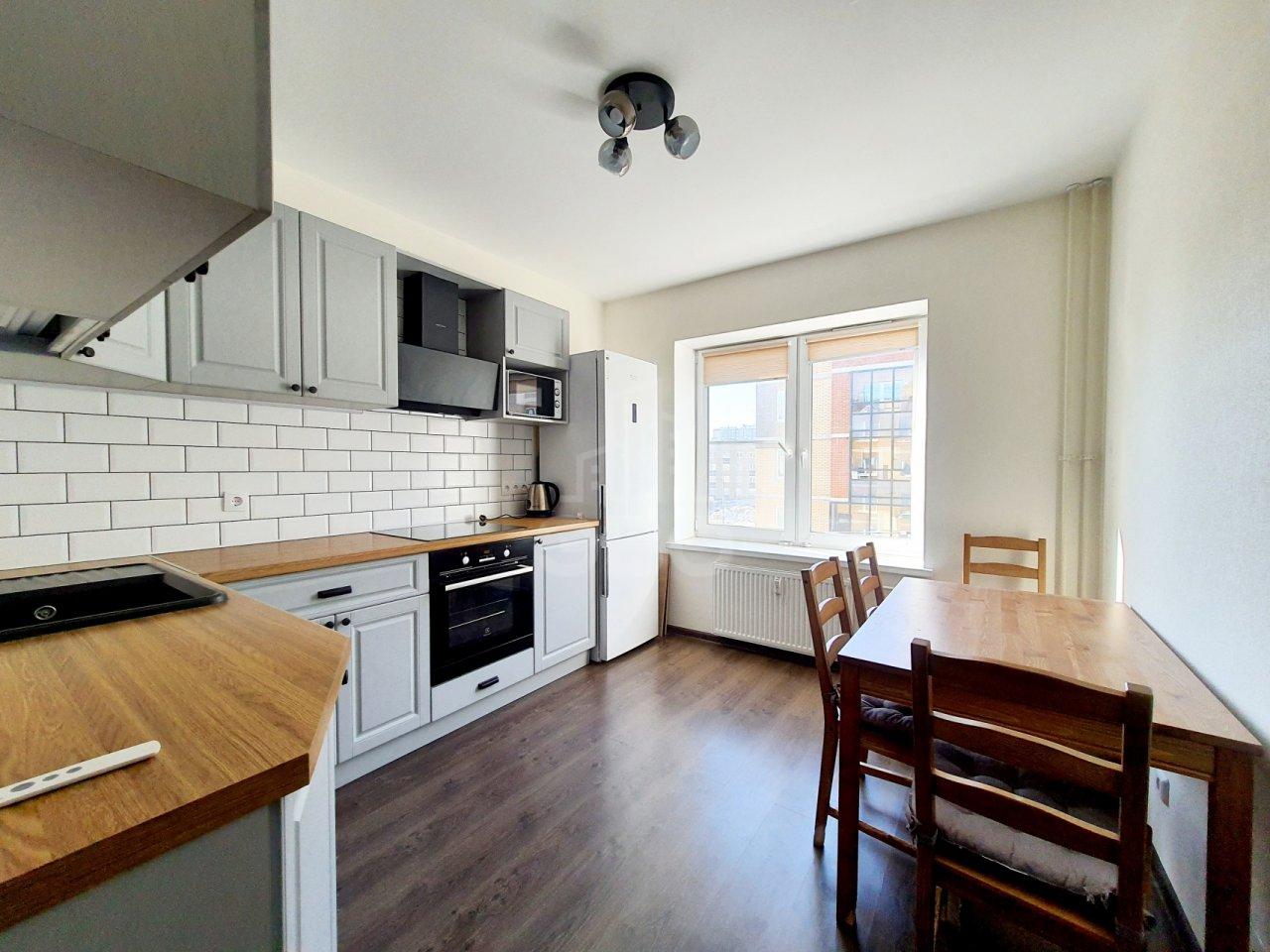 однокомнатная квартира в Санкт-Петербурге по адресу: Юнтоловский проспект, 48, к 3