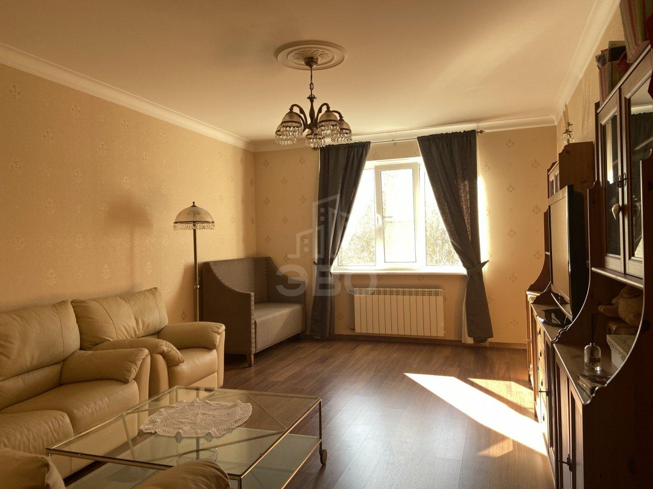 трехкомнатная квартира в Санкт-Петербурге по адресу: Владимирская ул., 6