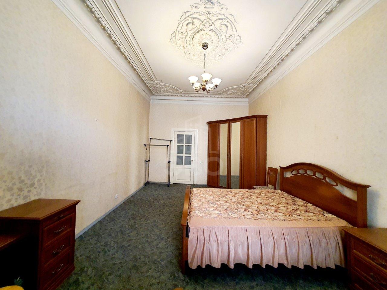 трехкомнатная квартира в Санкт-Петербурге по адресу: Съезжинская ул., 11