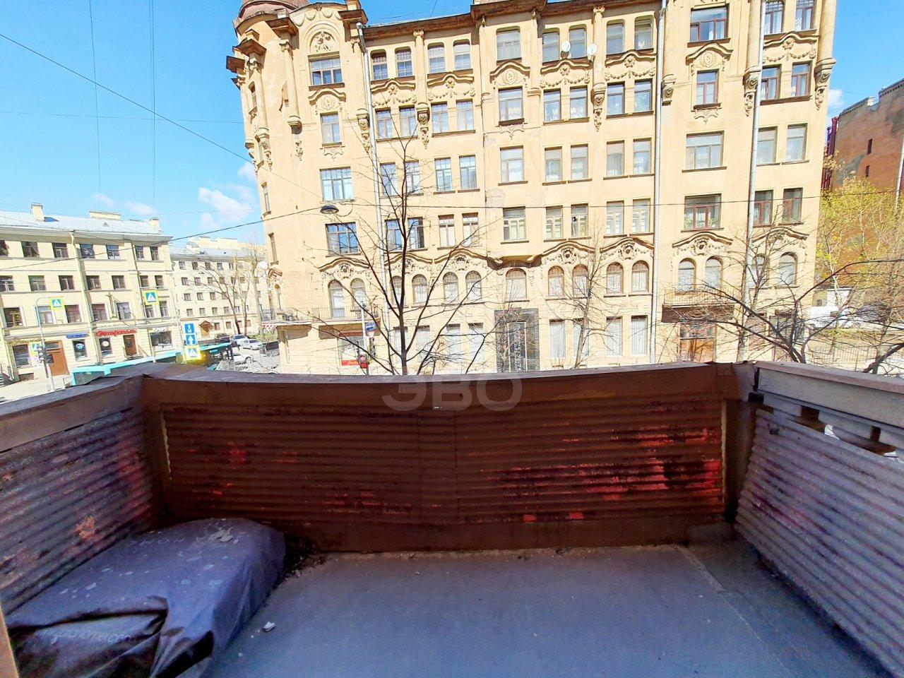 трехкомнатная квартира в Санкт-Петербурге по адресу: Съезжинская ул., 11