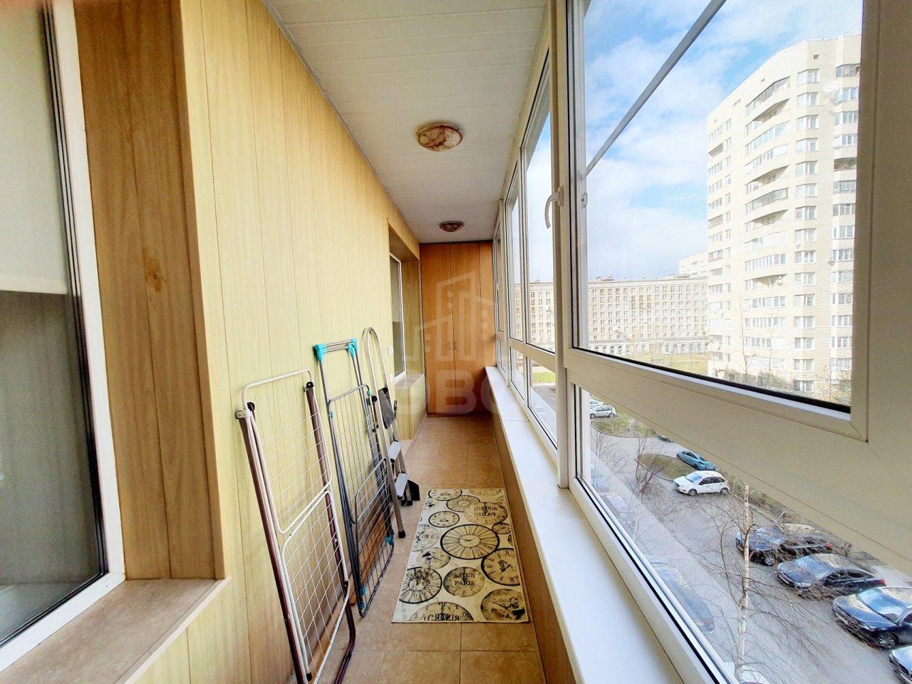 трехкомнатная квартира в Санкт-Петербурге по адресу: Нахимова ул., 11