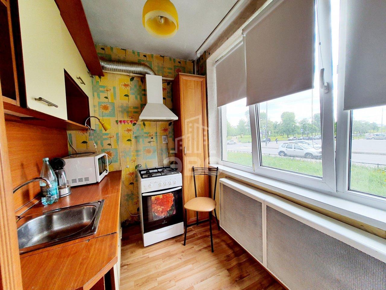 однокомнатная квартира в Санкт-Петербурге по адресу: Загребский б-р., 7, к 1