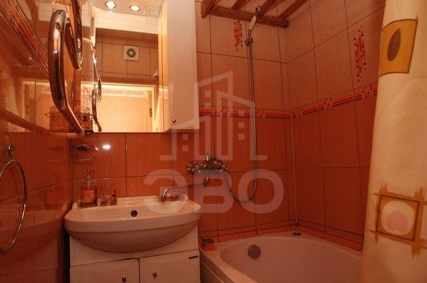 трехкомнатная квартира в Санкт-Петербурге по адресу: Маршала Жукова 32 к. 1