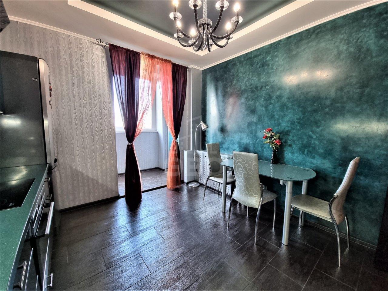 двухкомнатная квартира в Санкт-Петербурге по адресу: Вавиловых ул., 7, к 4