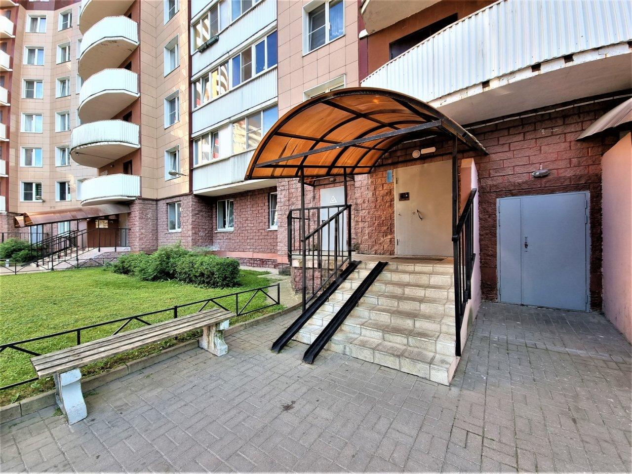 двухкомнатная квартира в Санкт-Петербурге по адресу: Вавиловых ул., 7, к 4