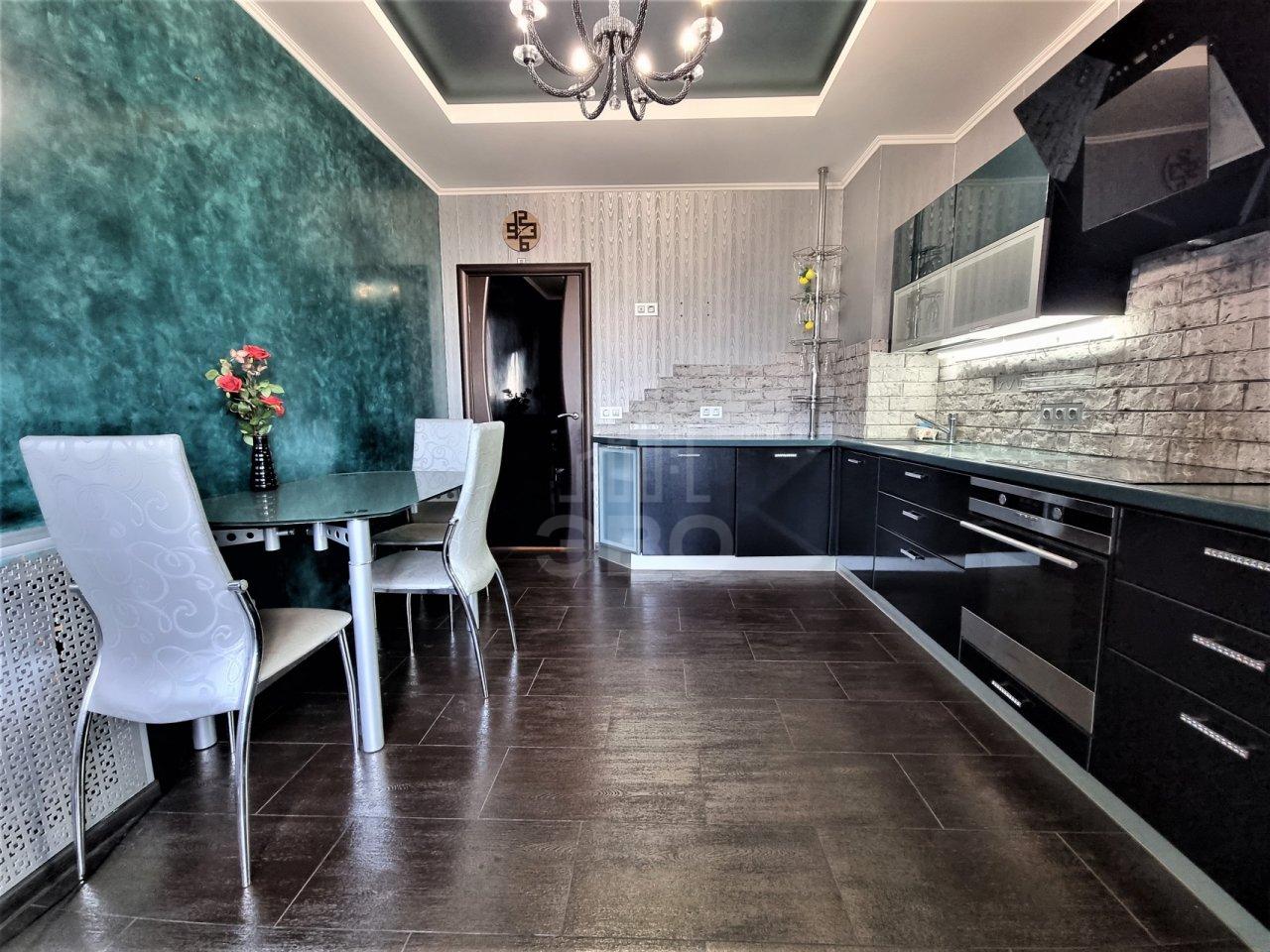 двухкомнатная квартира в Санкт-Петербурге по адресу: Вавиловых ул., 7, к 4