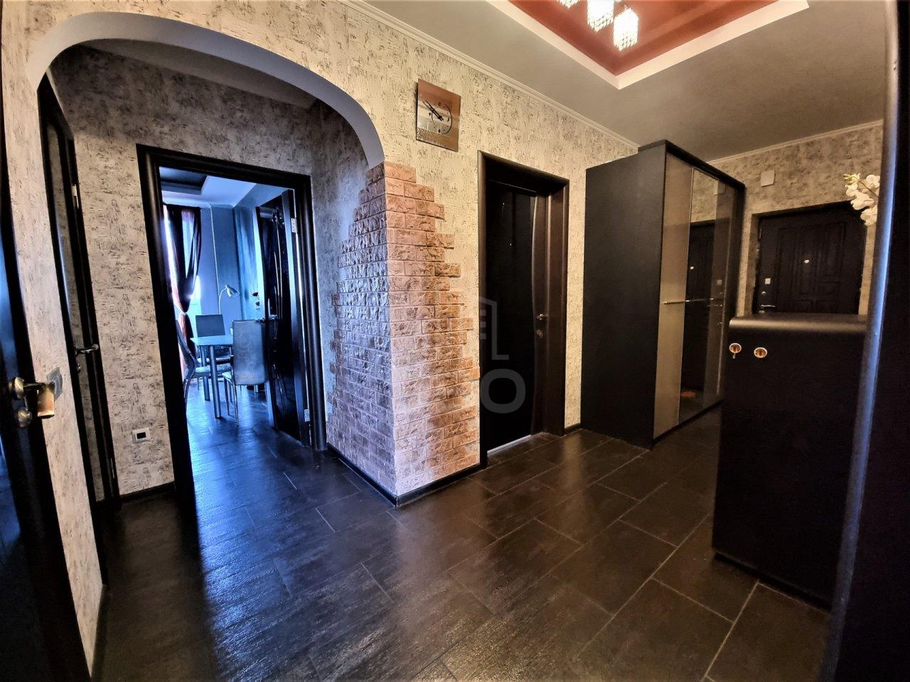 двухкомнатная квартира в Санкт-Петербурге по адресу: Вавиловых ул., 7, к 4