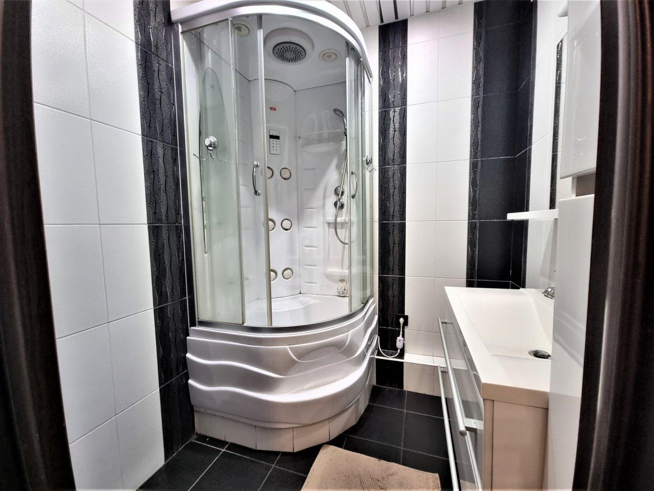 двухкомнатная квартира в Санкт-Петербурге по адресу: Вавиловых ул., 7, к 4