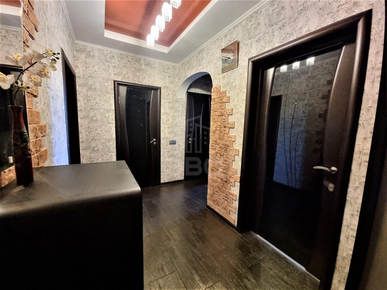 двухкомнатная квартира в Санкт-Петербурге по адресу: Вавиловых ул., 7, к 4