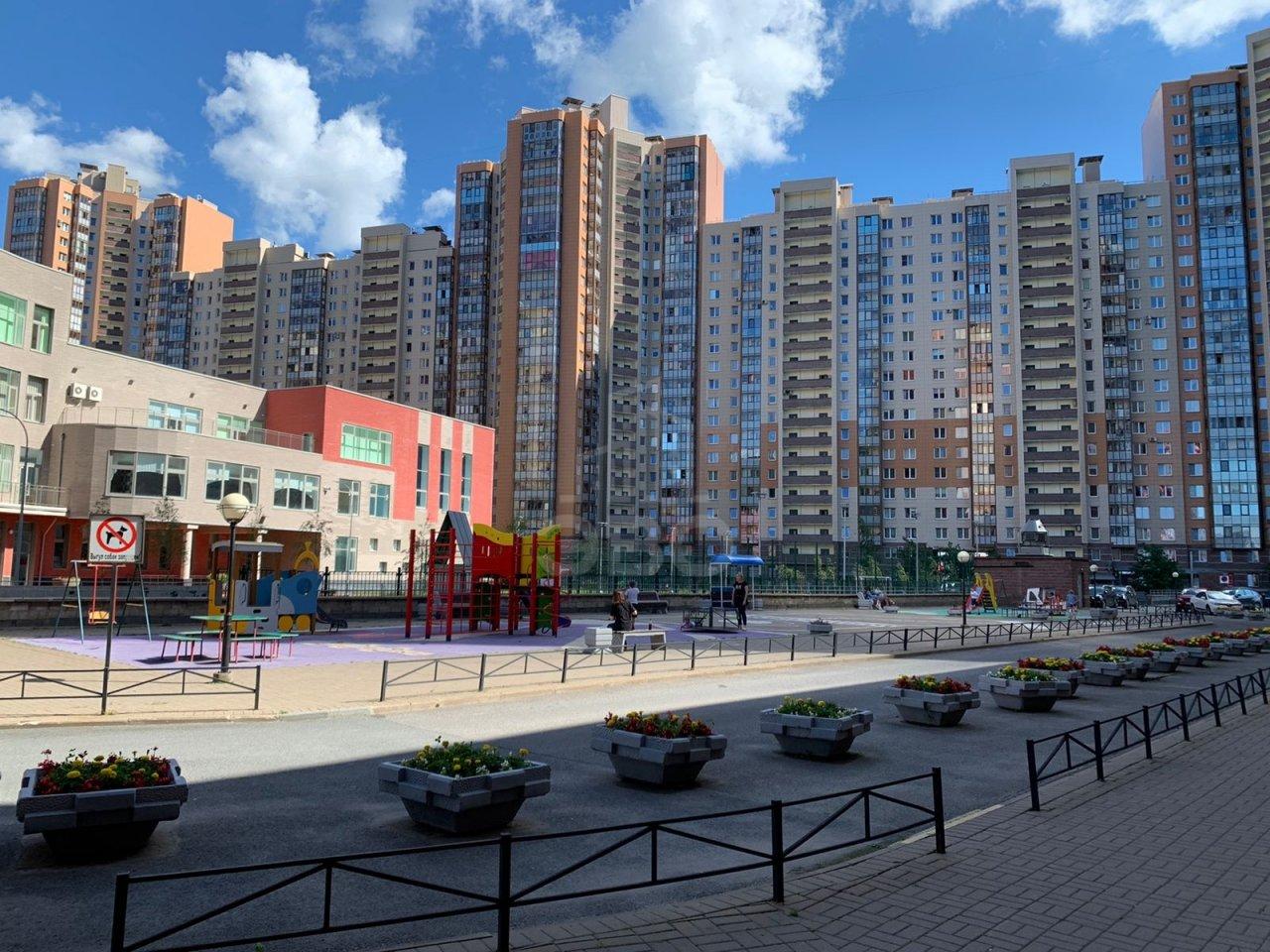 двухкомнатная квартира в Санкт-Петербурге по адресу: Комендантский проспект, 53, к 1