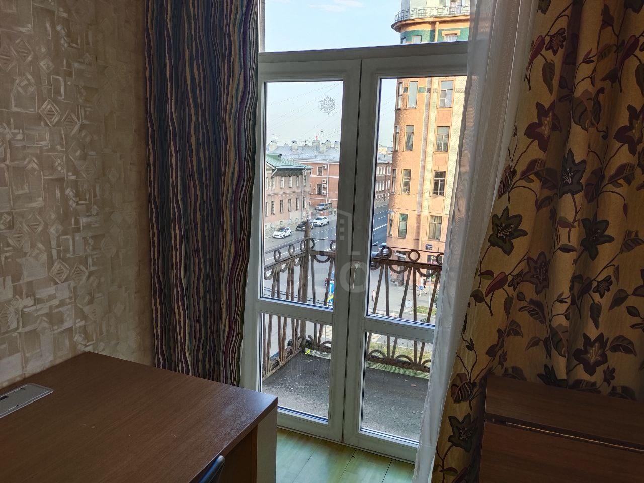 трехкомнатная квартира в Санкт-Петербурге по адресу: Рузовская ул., 15