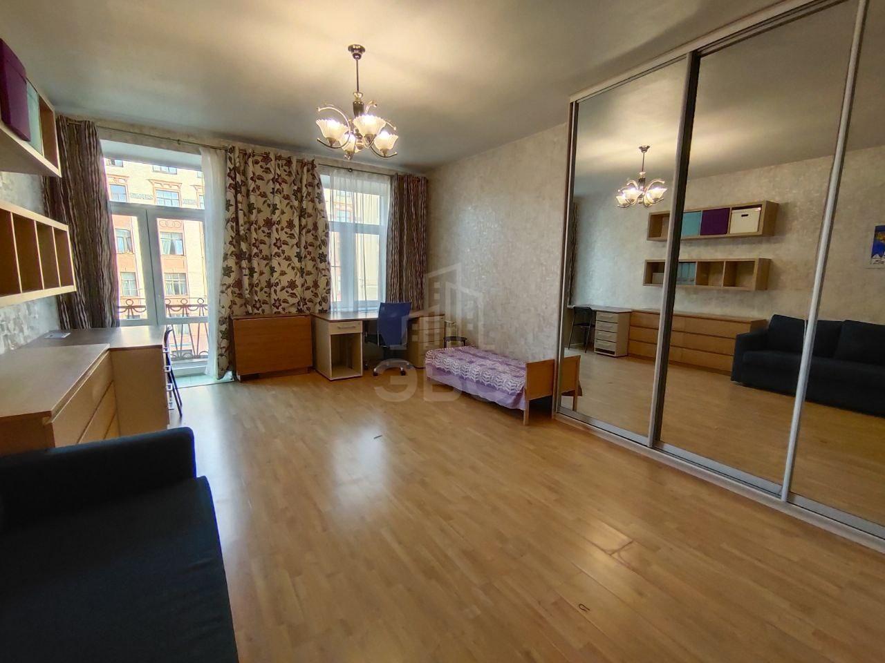 трехкомнатная квартира в Санкт-Петербурге по адресу: Рузовская ул., 15