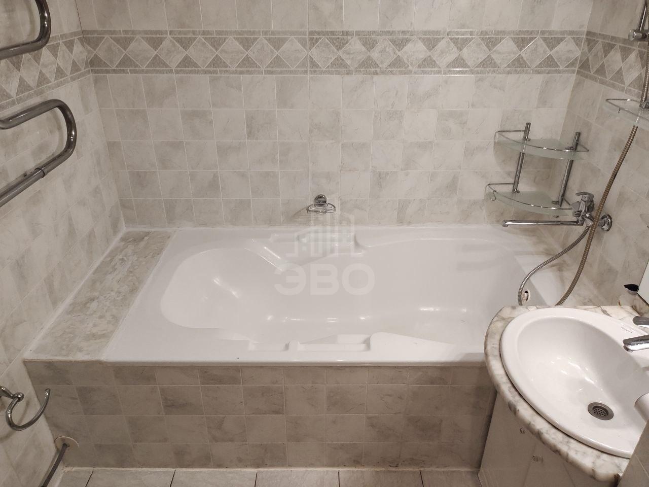 трехкомнатная квартира в Санкт-Петербурге по адресу: Рузовская ул., 15