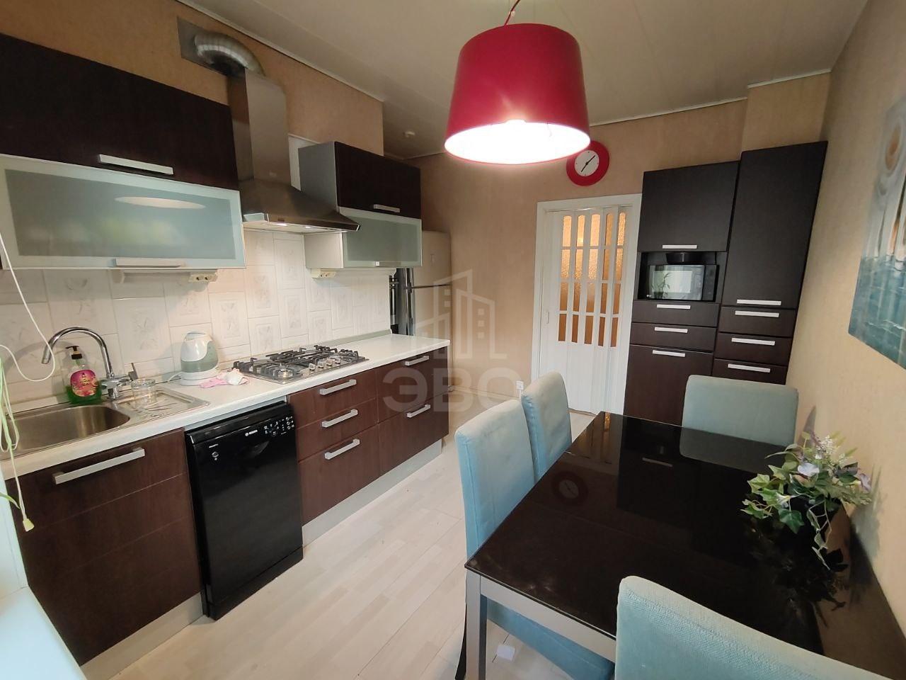 трехкомнатная квартира в Санкт-Петербурге по адресу: Рузовская ул., 15