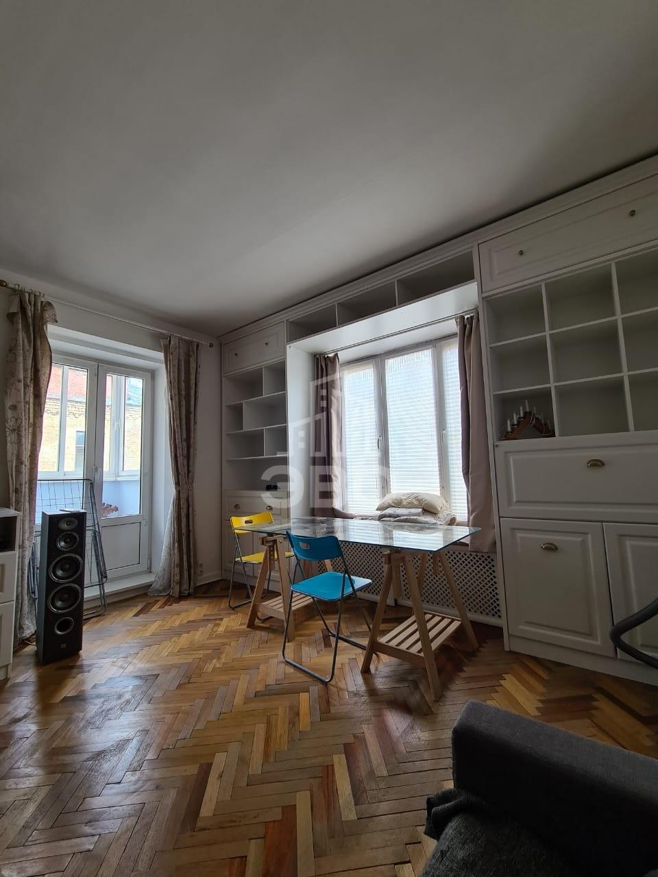 однокомнатная квартира в Санкт-Петербурге по адресу: Апраксин пер., 19/21