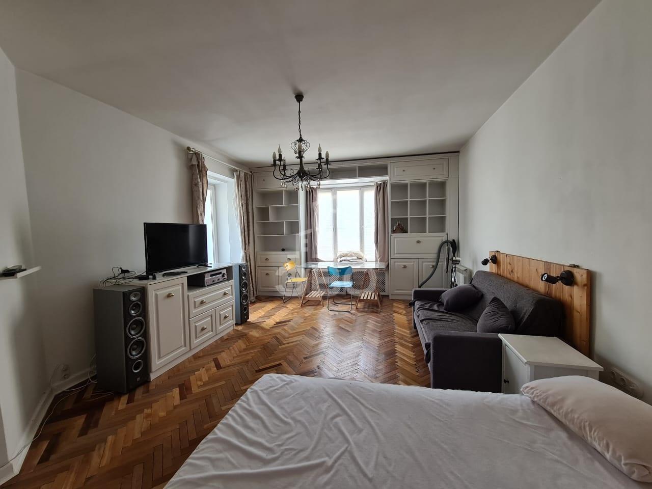 однокомнатная квартира в Санкт-Петербурге по адресу: Апраксин пер., 19/21