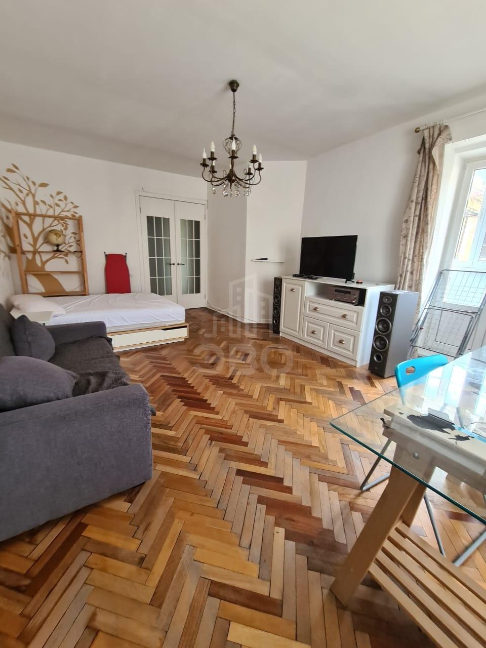 однокомнатная квартира в Санкт-Петербурге по адресу: Апраксин пер., 19/21