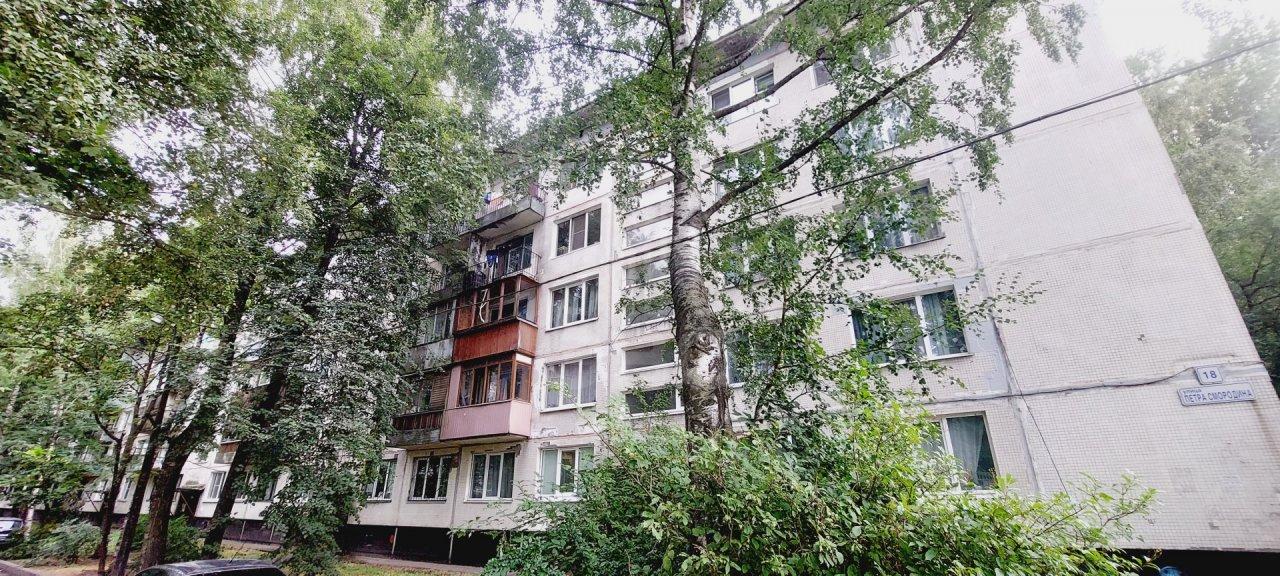 двухкомнатная квартира в Санкт-Петербурге по адресу: Петра Смородина ул., 18