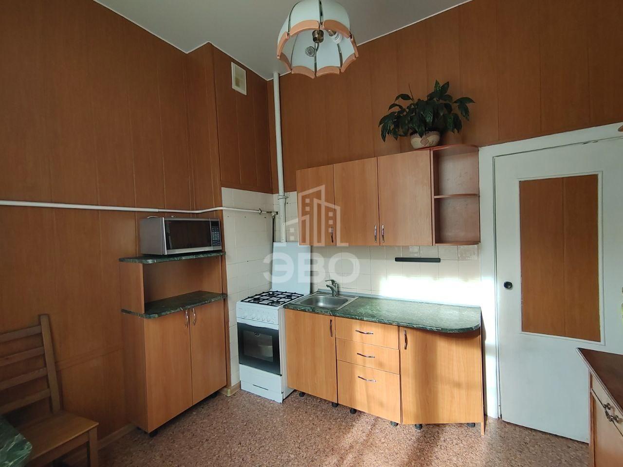 трехкомнатная квартира в Санкт-Петербурге по адресу: Достоевского ул., 13