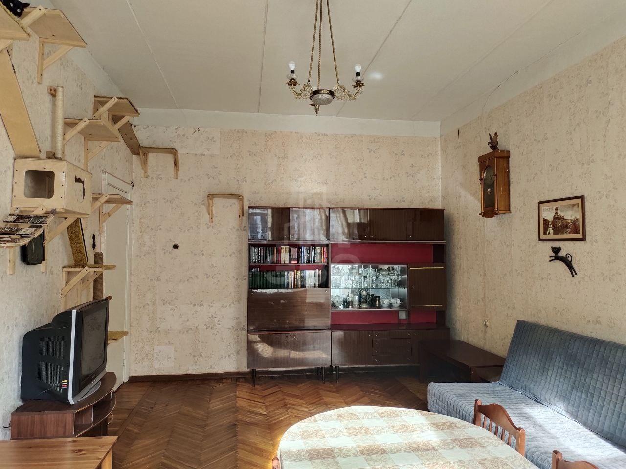 трехкомнатная квартира в Санкт-Петербурге по адресу: Достоевского ул., 13