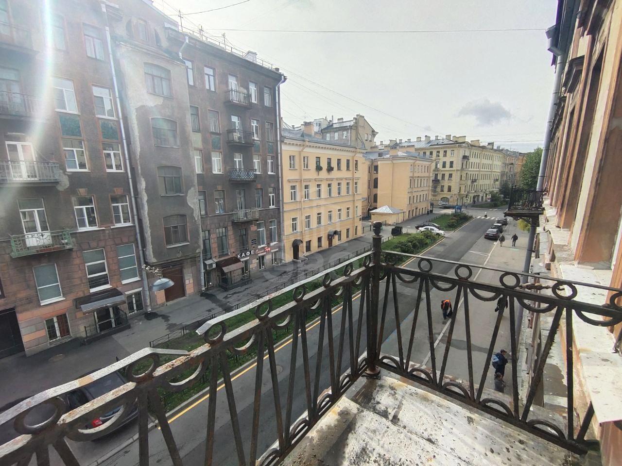 трехкомнатная квартира в Санкт-Петербурге по адресу: Достоевского ул., 13