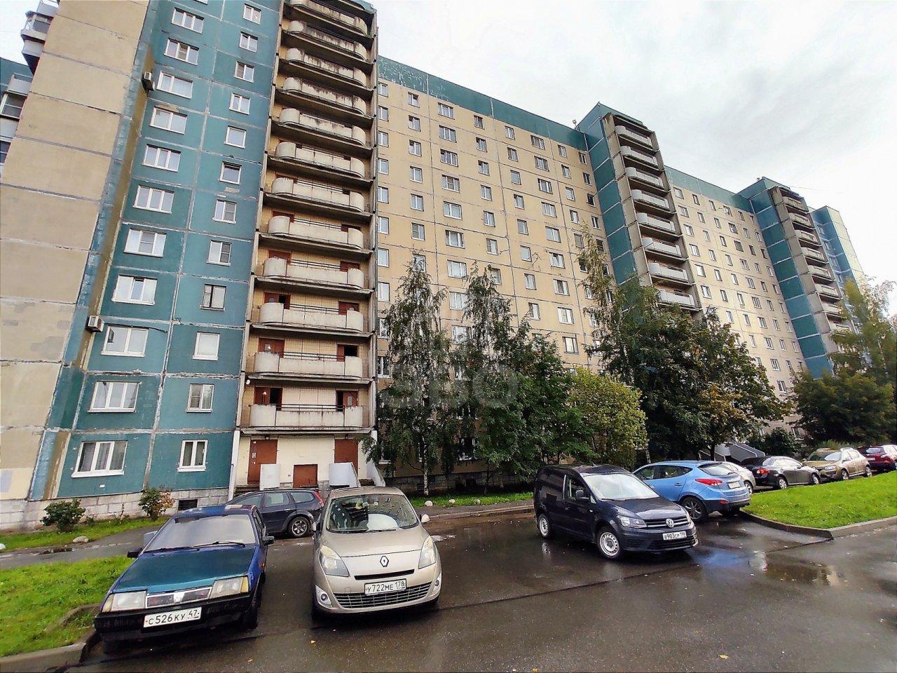 трехкомнатная квартира в Санкт-Петербурге по адресу: Ворошилова ул., 9