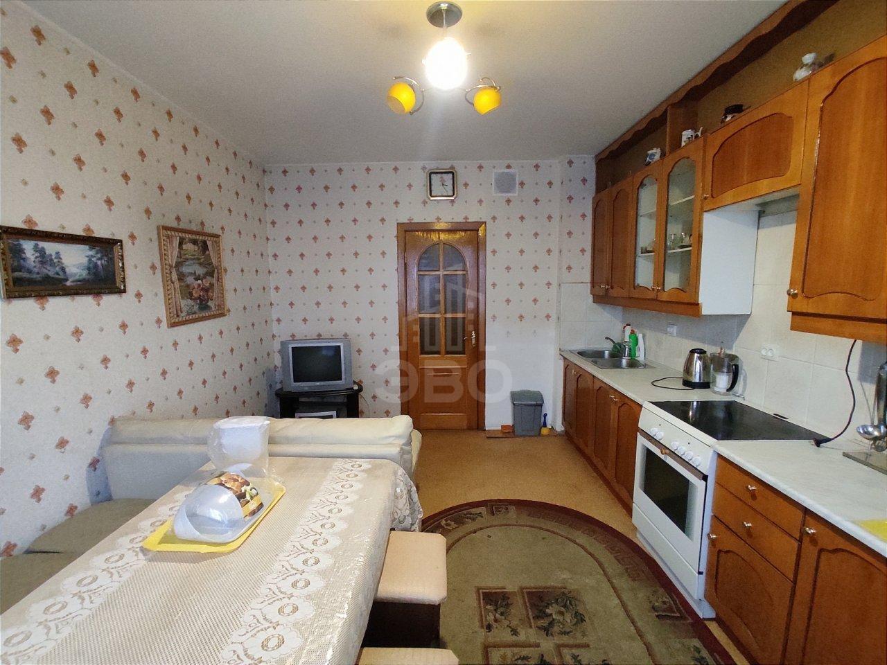 трехкомнатная квартира в Санкт-Петербурге по адресу: Ворошилова ул., 9