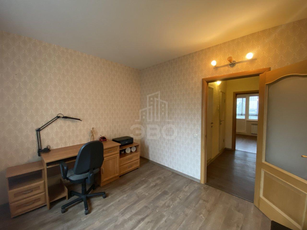 трехкомнатная квартира в Санкт-Петербурге по адресу: Малая Бухарестская ул., 11