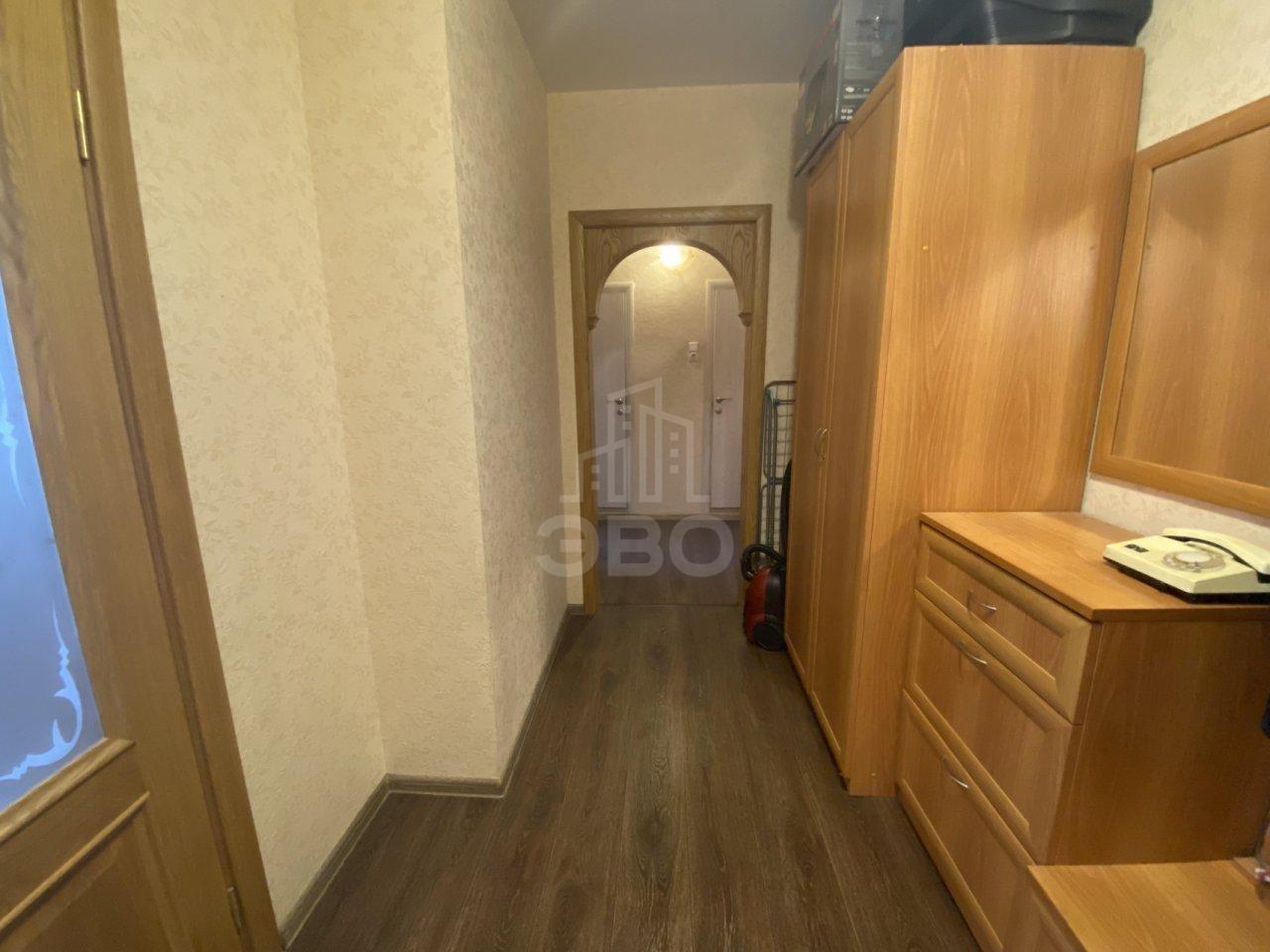 трехкомнатная квартира в Санкт-Петербурге по адресу: Малая Бухарестская ул., 11