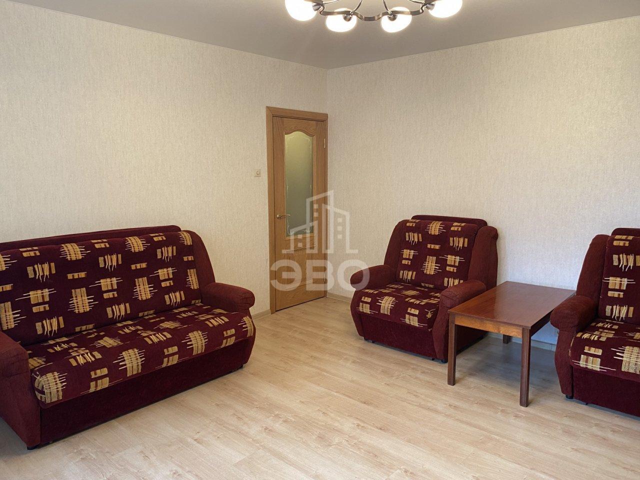 трехкомнатная квартира в Санкт-Петербурге по адресу: Малая Бухарестская ул., 11