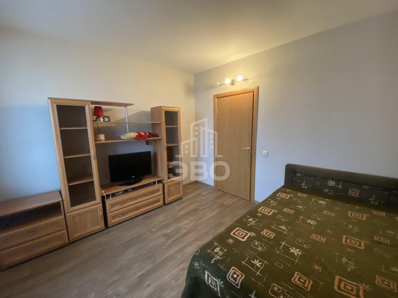 трехкомнатная квартира в Санкт-Петербурге по адресу: Малая Бухарестская ул., 11