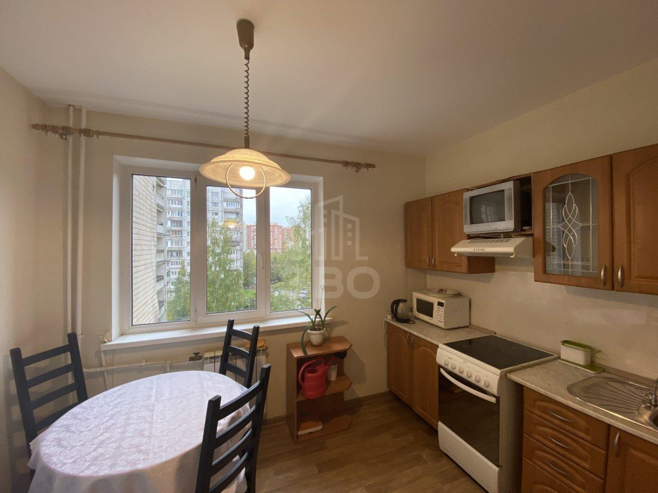 трехкомнатная квартира в Санкт-Петербурге по адресу: Малая Бухарестская ул., 11