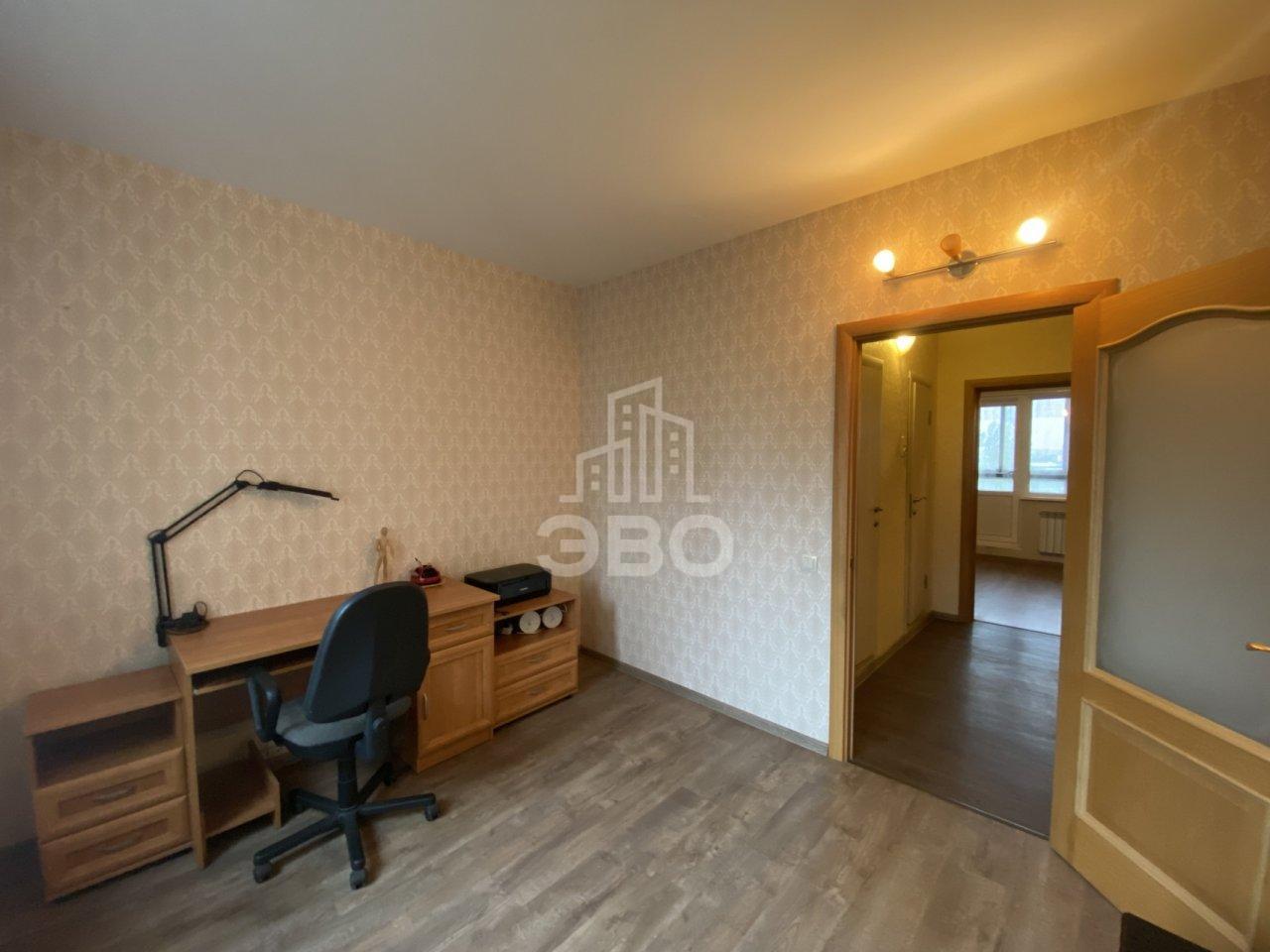 трехкомнатная квартира в Санкт-Петербурге по адресу: Малая Бухарестская ул., 11