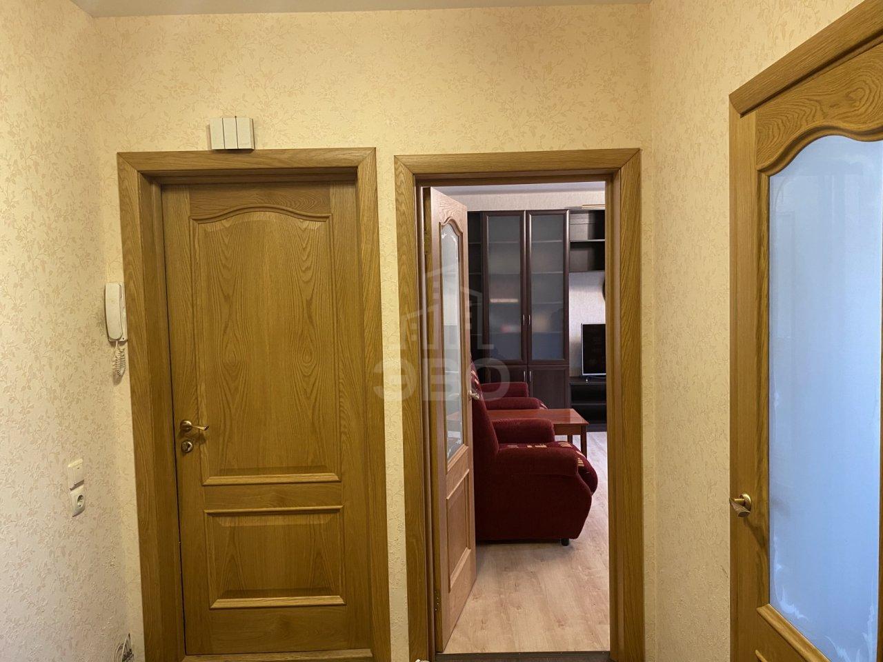 трехкомнатная квартира в Санкт-Петербурге по адресу: Малая Бухарестская ул., 11