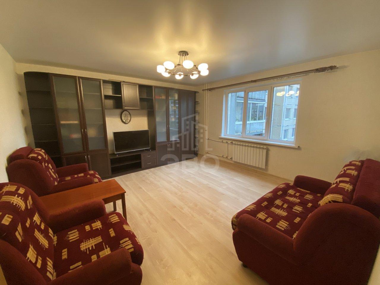 трехкомнатная квартира в Санкт-Петербурге по адресу: Малая Бухарестская ул., 11