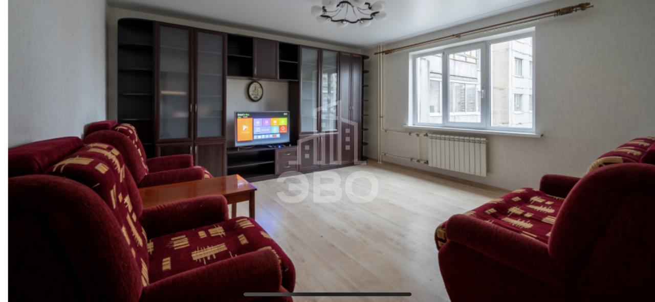 трехкомнатная квартира в Санкт-Петербурге по адресу: Малая Бухарестская ул., 11