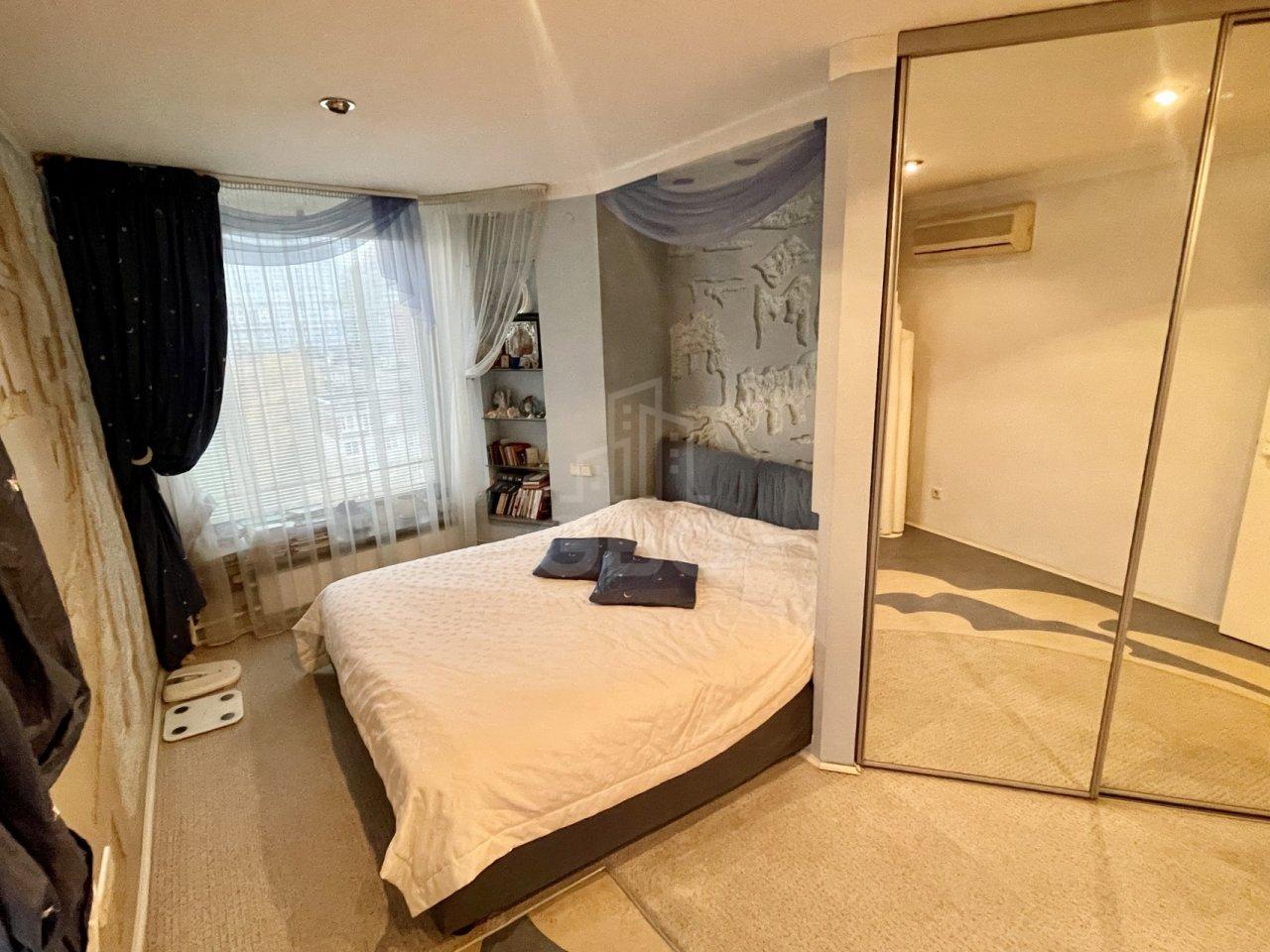 двухкомнатная квартира в Санкт-Петербурге по адресу: Культуры проспект, 18, к 2