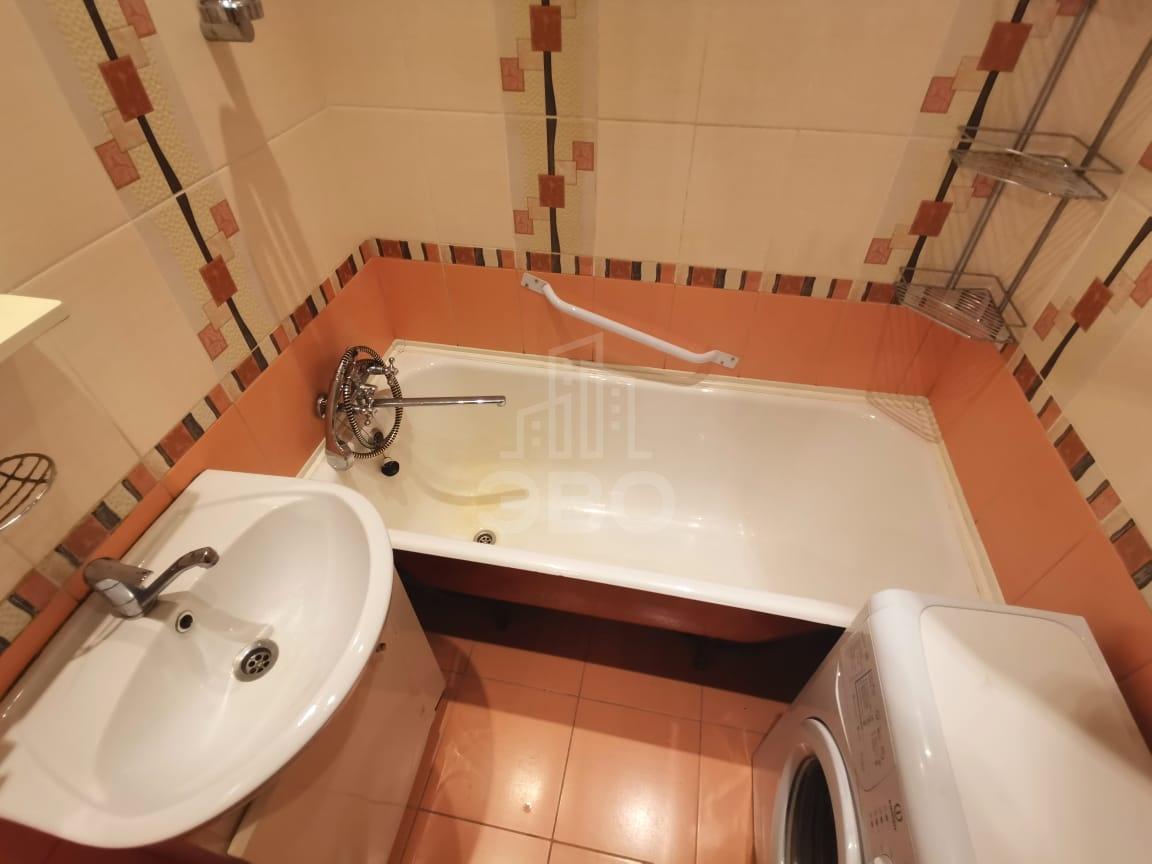 многокомнатная квартира в Санкт-Петербурге по адресу: Наличная ул., 30