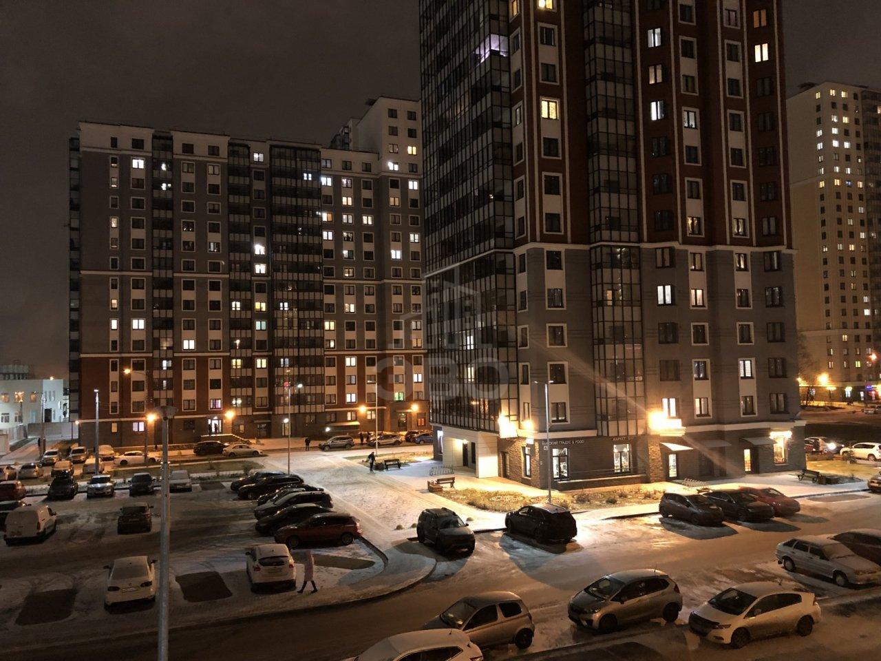 трехкомнатная квартира в Санкт-Петербурге по адресу: Дыбенко ул., 7, к 1