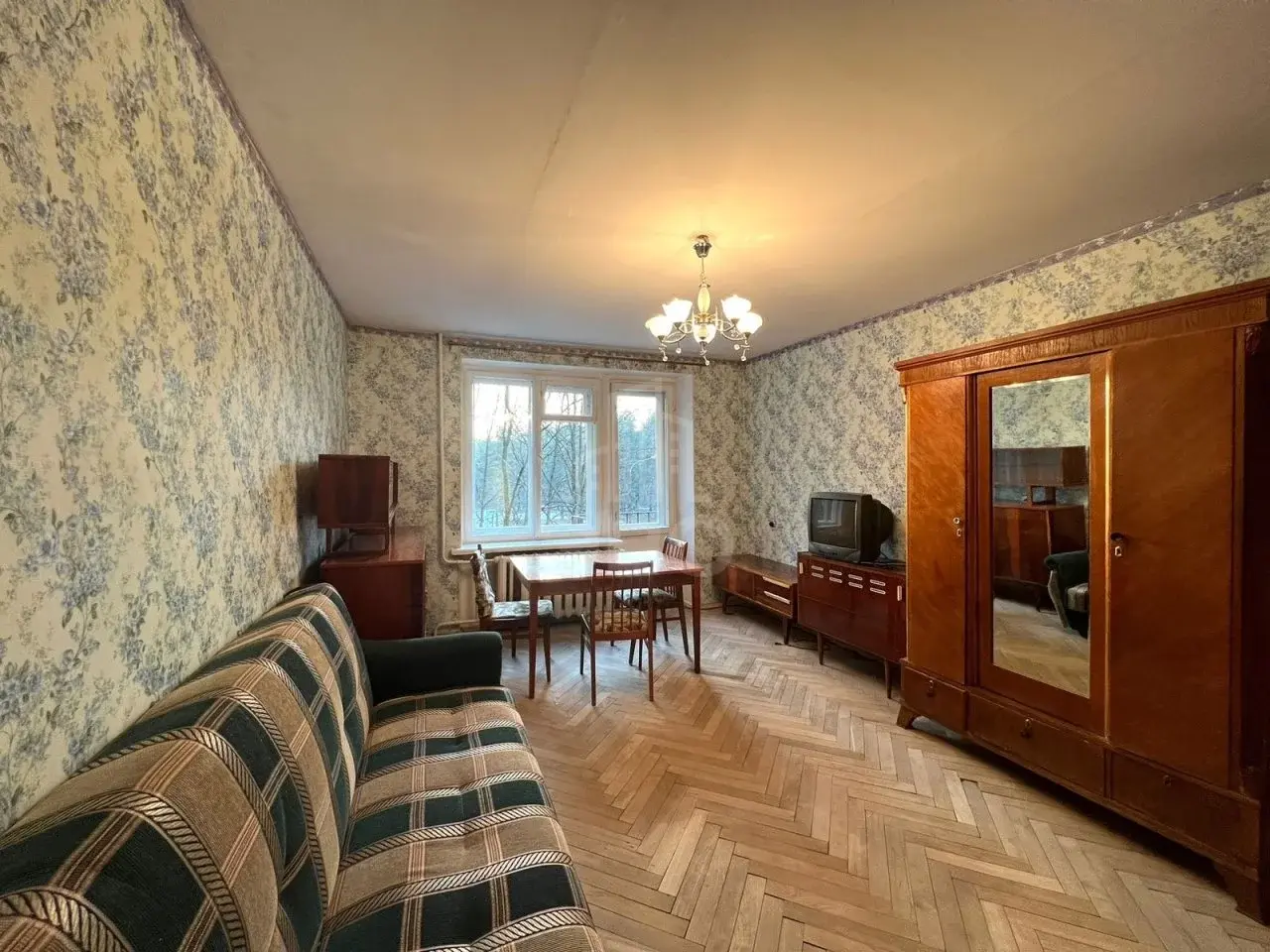 однокомнатная квартира в Санкт-Петербурге по адресу: Карпинского ул., 9, к 1