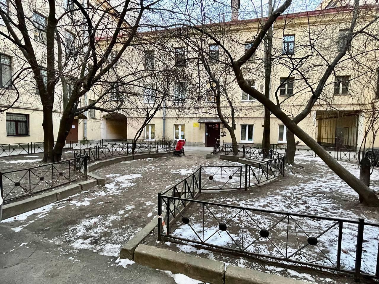 трехкомнатная квартира в Санкт-Петербурге по адресу: Реки Фонтанки наб., 119