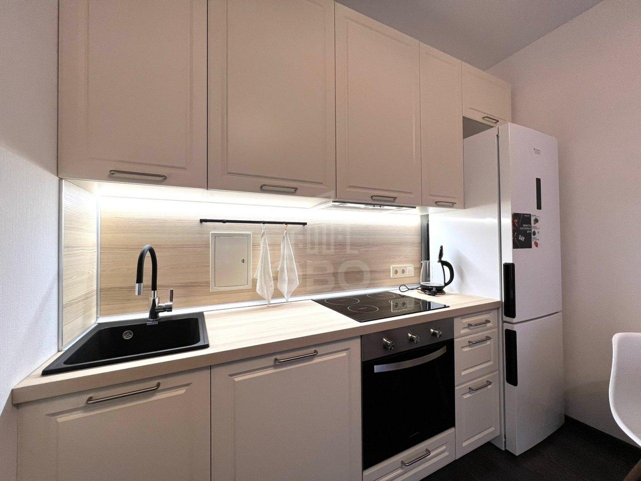 однокомнатная квартира в Санкт-Петербурге по адресу: Верхне-Каменская ул., 9, к 1