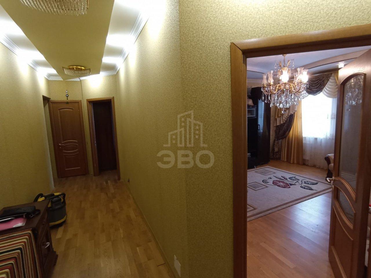 трехкомнатная квартира в Санкт-Петербурге по адресу: Учительская ул., 18, к 3