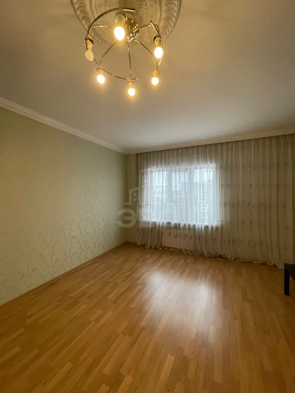 трехкомнатная квартира в Санкт-Петербурге по адресу: Альпийский пер., 32