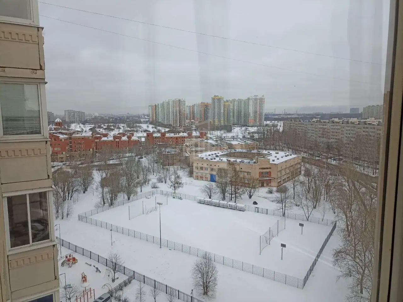 трехкомнатная квартира в Санкт-Петербурге по адресу: Альпийский пер., 32
