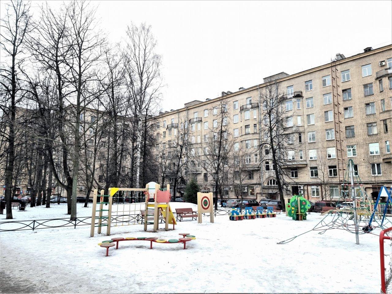 трехкомнатная квартира в Санкт-Петербурге по адресу: Московский проспект, 195