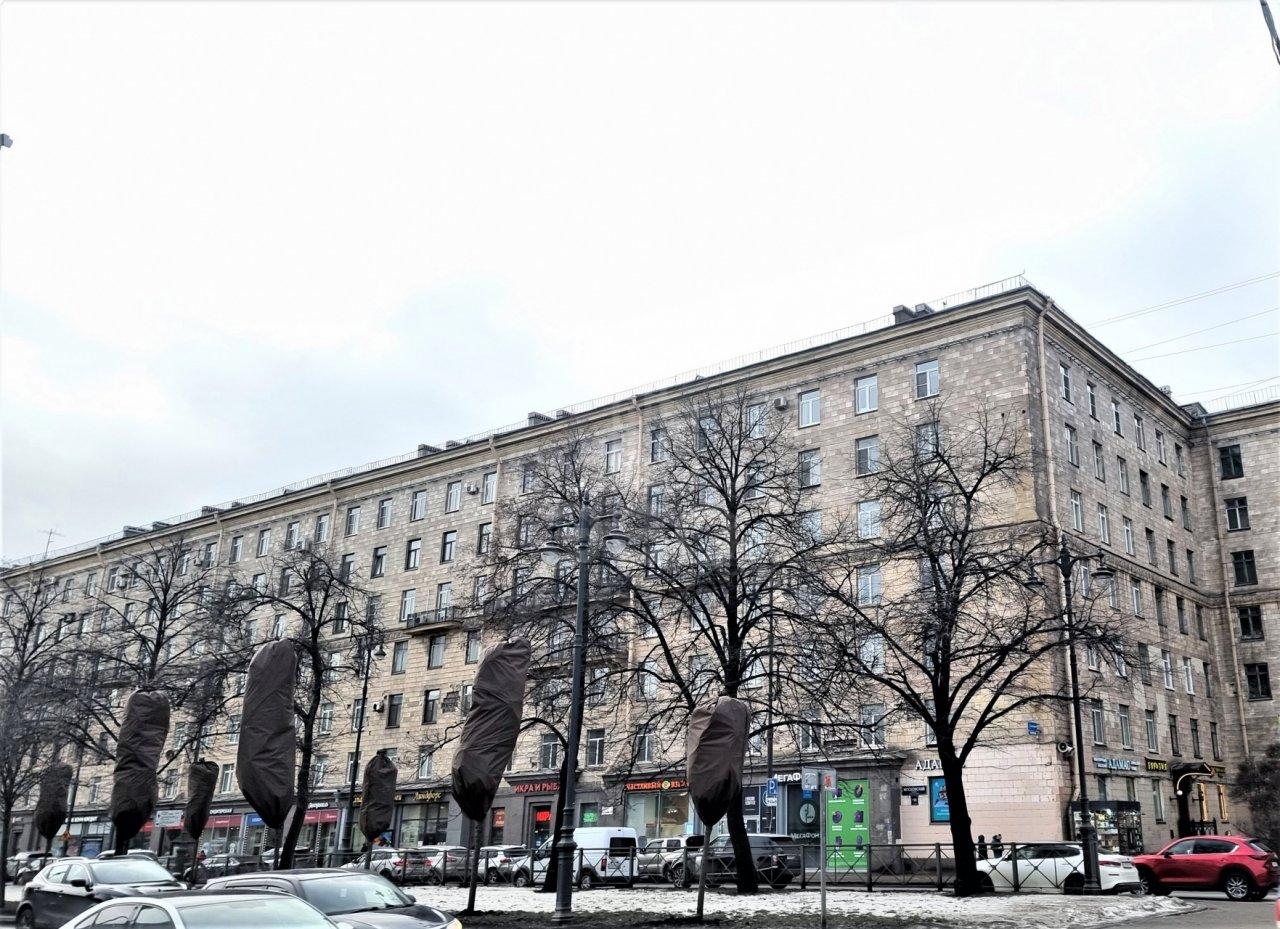 трехкомнатная квартира в Санкт-Петербурге по адресу: Московский проспект, 195