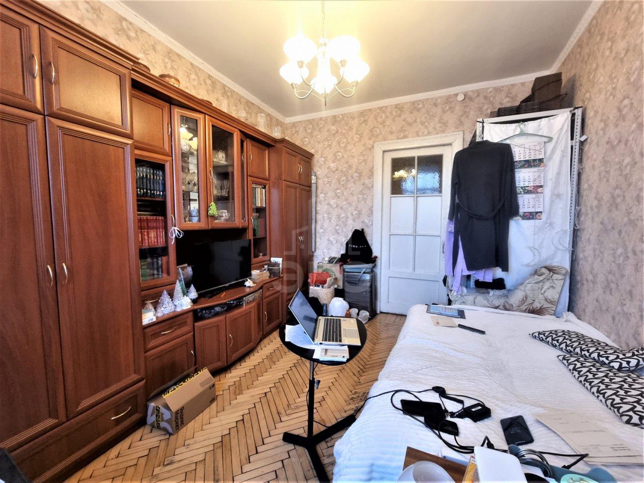 трехкомнатная квартира в Санкт-Петербурге по адресу: Московский проспект, 195