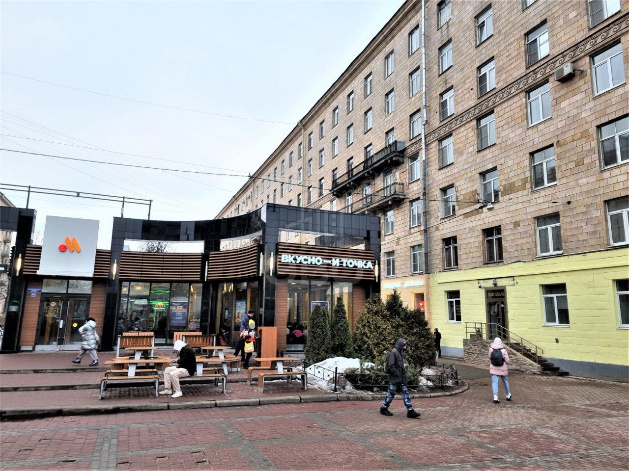 трехкомнатная квартира в Санкт-Петербурге по адресу: Московский проспект, 195