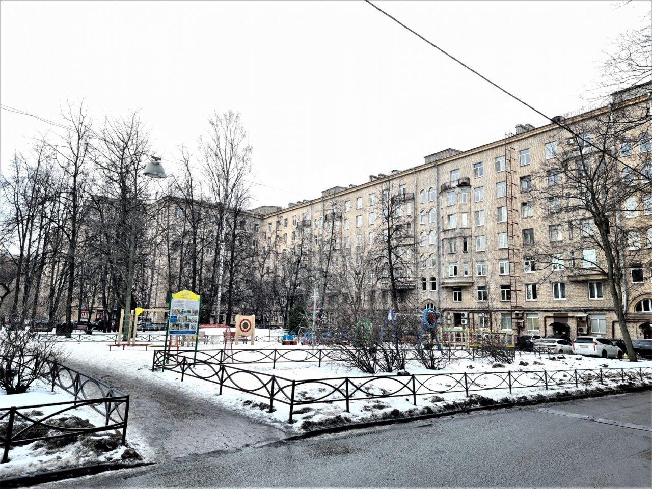 трехкомнатная квартира в Санкт-Петербурге по адресу: Московский проспект, 195